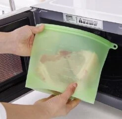 Siliconen Vershoudzakken | Bewaarzakken | Diepvrieszakken | Herbruikbaar | Lekvrij | Set 4-Stuks 1000ml | Vries & Hitte Bestendig | 4 Kleuren 7 Siliconen Vershoudzakken | Bewaarzakken | Diepvrieszakken | Herbruikbaar | Lekvrij | Set 4-Stuks 1000ml | Vries & Hitte Bestendig | 4 Kleuren -Huishoudelijke Benodigdheden Winkel 1200x1172 3