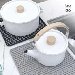 BODO Gootsteenmat Siliconen Donker Grijs - 34.5 X 34.5 Cm - Keuken Accessoires - Gootsteen Beschermer - Onderzetters Siliconen - Anti Kras 16 BODO Gootsteenmat Siliconen Donker Grijs - 34.5 X 34.5 Cm - Keuken Accessoires - Gootsteen Beschermer - Onderzetters Siliconen - Anti Kras -Huishoudelijke Benodigdheden Winkel 1200x1200 924