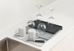 Joseph Joseph - Tier - Afdruipmat - Uitschuifbaar - Grijs -Huishoudelijke Benodigdheden Winkel 1200x836 3