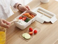 BentoBros® Duurzame Bento Box - Broodtrommel - Lunchtrommel - Lunchbox - Lunchset Voor Kinderen - Brooddoos - Duurzaam Hout - Inclusief Bestek - Voor Volwassenen En Kinderen - 0,85 Liter - Geschikt Voor Magnetron, Vriezer En Vaatwasser - Beige -Huishoudelijke Benodigdheden Winkel 1200x920