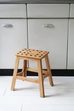 PUHLMANN - Inklapbare Kruk, JAMES, Hout, 41 Cm Hoog, Max 150 Kilo -Huishoudelijke Benodigdheden Winkel 800x1200 7